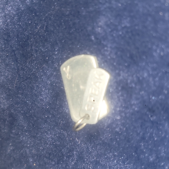 Necklace pendant silver tone supporting cancer - Picture 2 of 3